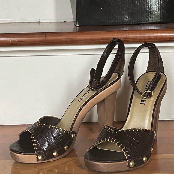 Shoes size 6.5 - Picture 8 of 10